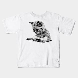 Reading kitten Kids T-Shirt